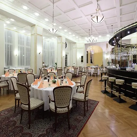 מלון Ensana Thermia Palace 5*