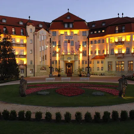 Ensana Thermia Palace 5* Piest'any