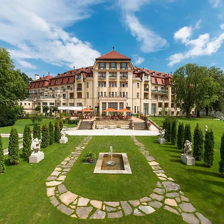 Ensana Thermia Palace Ξενοδοχείο Πιεστάνυ